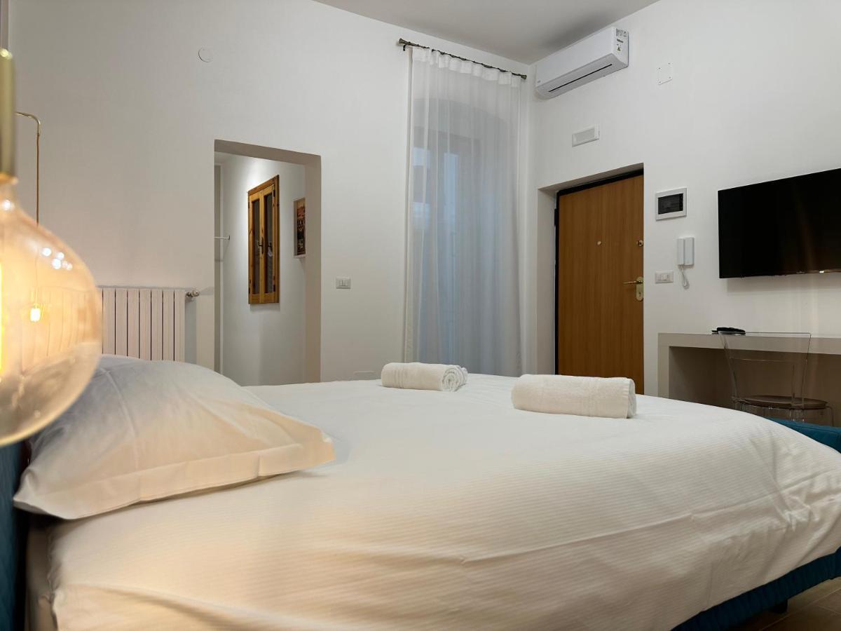 Nouvelle Vag - Apartment & Room Трані Екстер'єр фото