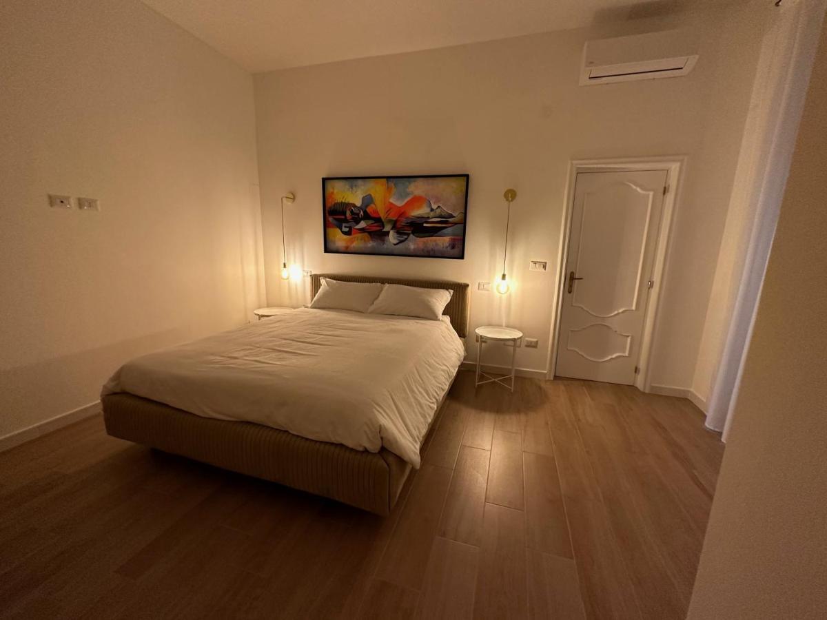 Nouvelle Vag - Apartment & Room Трані Екстер'єр фото
